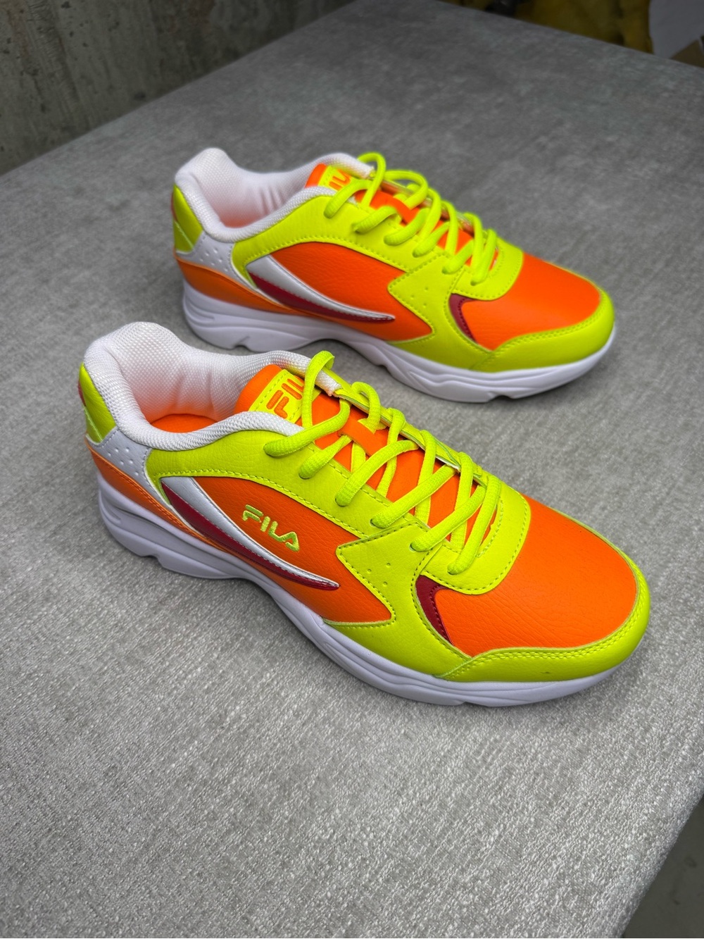 FILA Stirr Men’s 8.5 Neon Orange Lime Green Sneakers NWOB